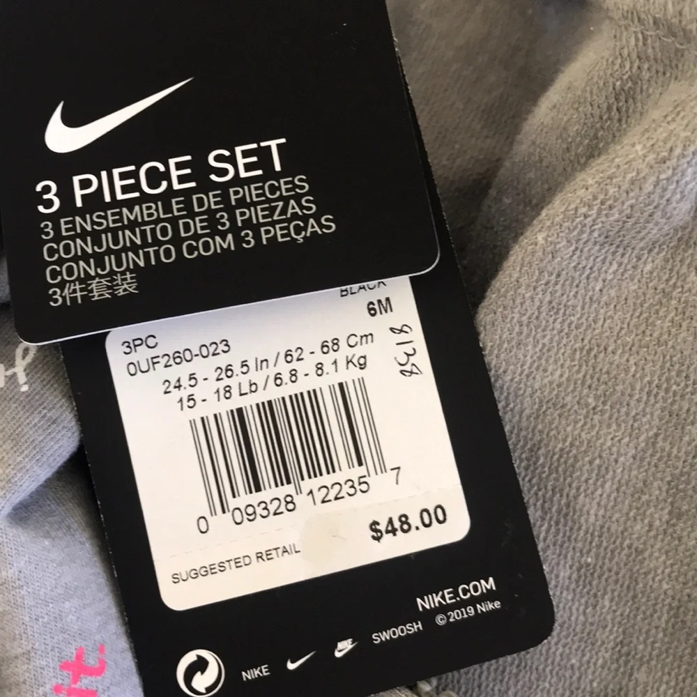 Girl’s Nike Outfit